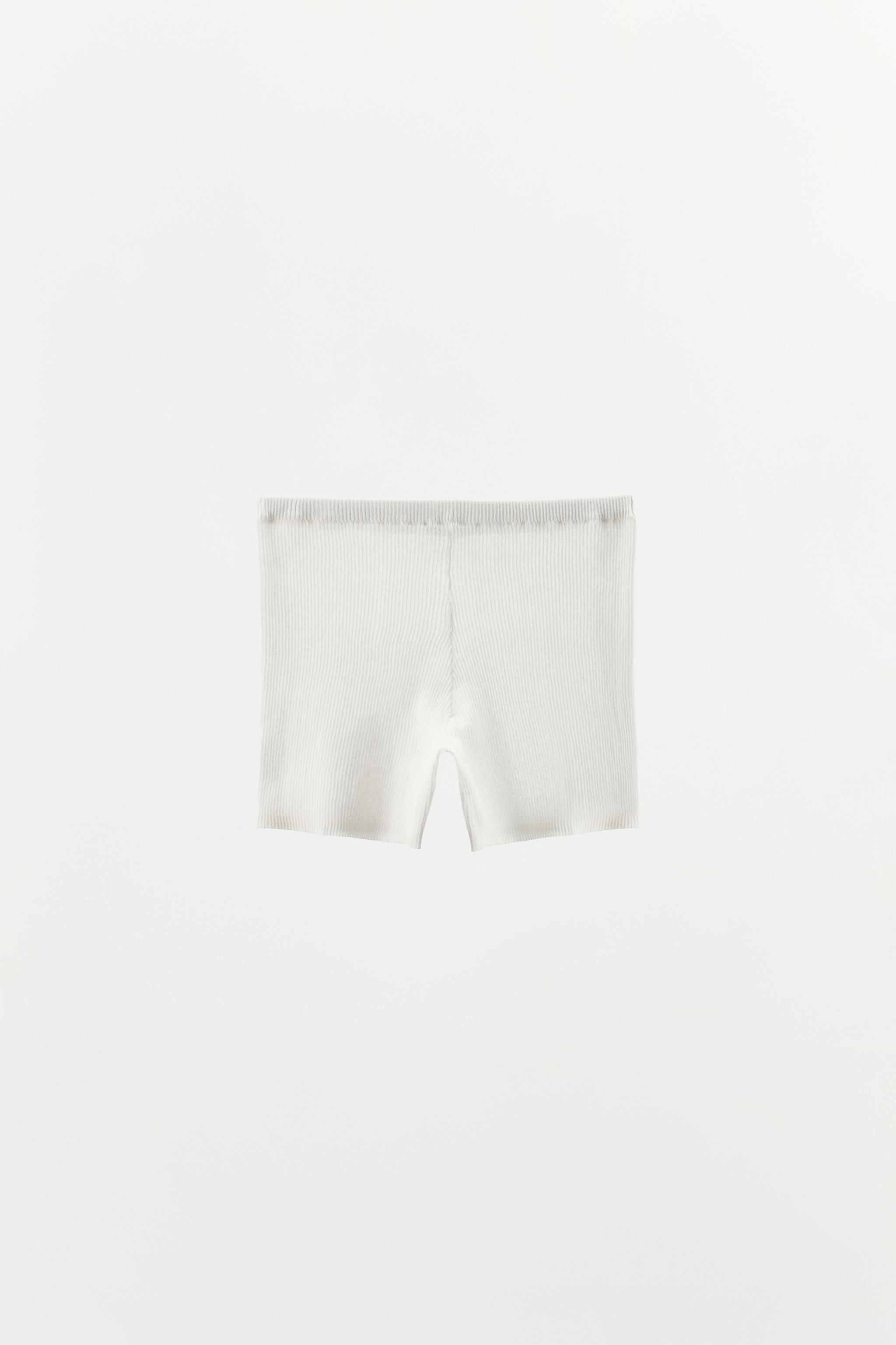 SHORT EN MAILLE CÔTELÉE
